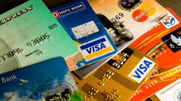 2-0-117167611-credit-cards-1-0_1681880187837_1734933928486